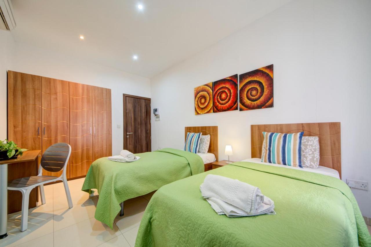 St Julians 2 Bedroom Apartment With Commanding Seaviews By Shortletsmalta Saint Julian's Екстер'єр фото
