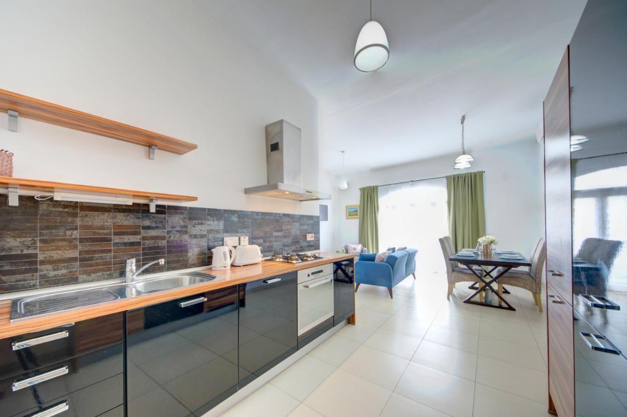 St Julians 2 Bedroom Apartment With Commanding Seaviews By Shortletsmalta Saint Julian's Екстер'єр фото